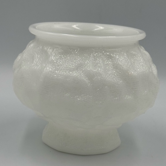 Vintage MCM E O Brody Milk Glass Crinkle Opaque Glass Bowl/Planter - Picture 1 of 7
